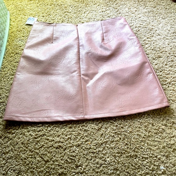 Mini skirt - Picture 2 of 3
